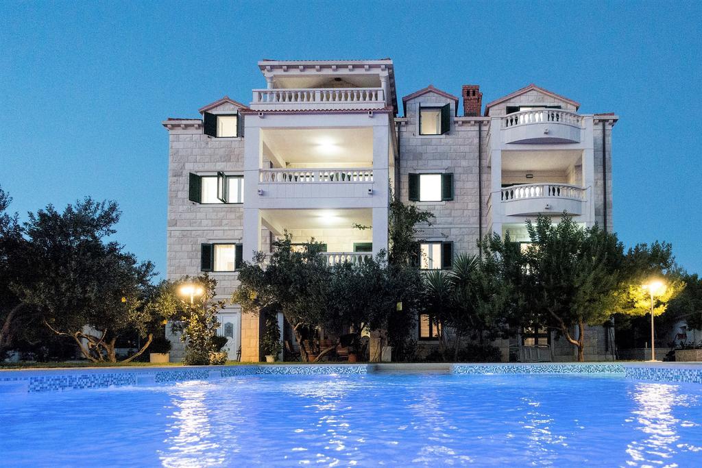 Apartments Villa Barbara Sumartin Ngoại thất bức ảnh