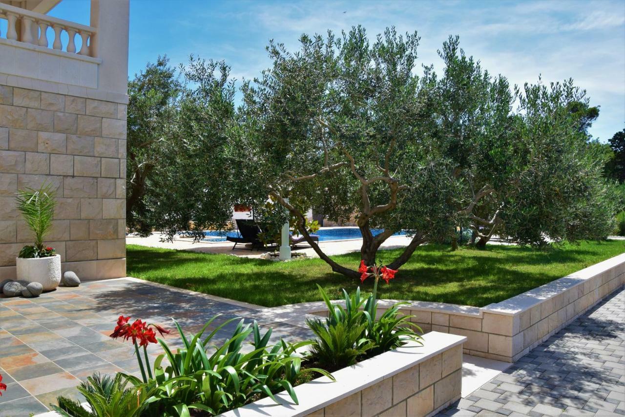 Apartments Villa Barbara Sumartin Ngoại thất bức ảnh